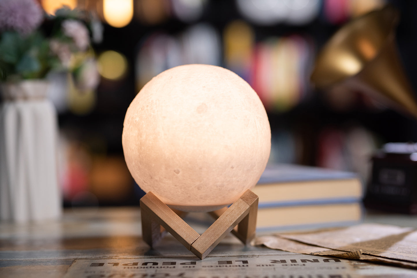 5.9 inch Moon Lamp Bluetooth Speaker