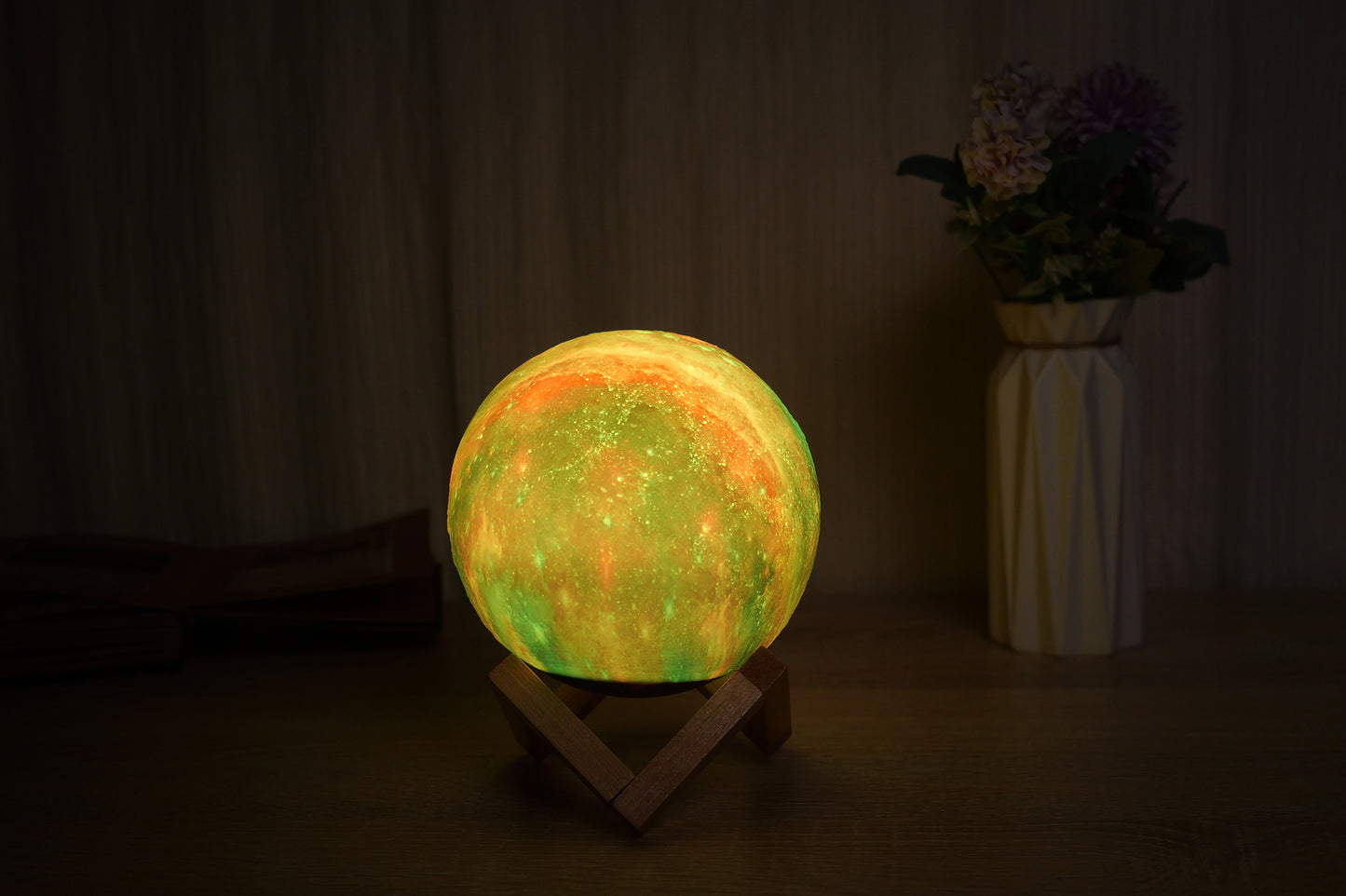 5.9 inch Moon Lamp Bluetooth Speaker