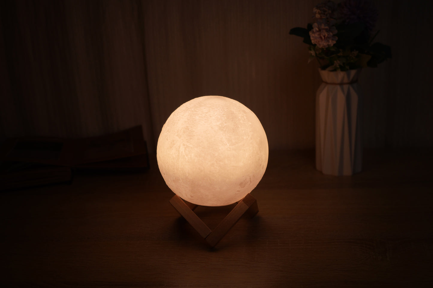 5.9 inch Moon Lamp Bluetooth Speaker