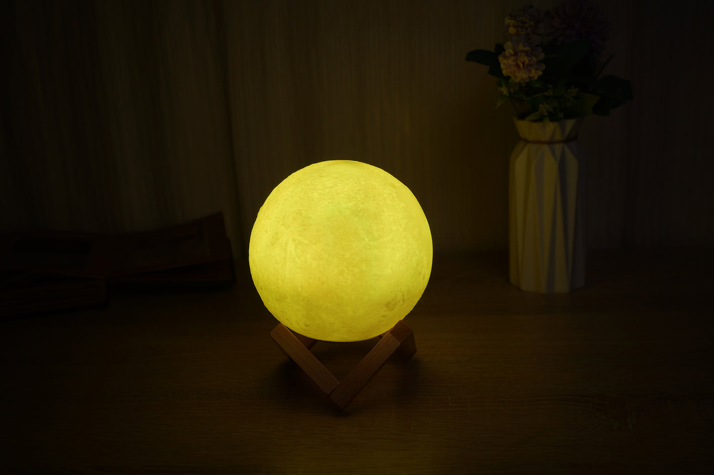 5.9 inch Moon Lamp Bluetooth Speaker